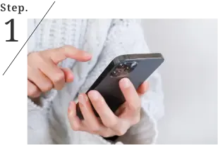 ステップ1 スマートフォンで宅配買取の申し込みを行う様子