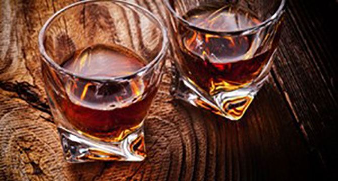 バランタインのブレンディング技術と蒸溜所のイメージ