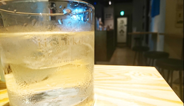 酒好きにはたまらない 穴場 を発見 日本酒 焼酎が飲み放題のクランドサケマーケット上野店に突撃取材 Sakeuru By Stock Lab