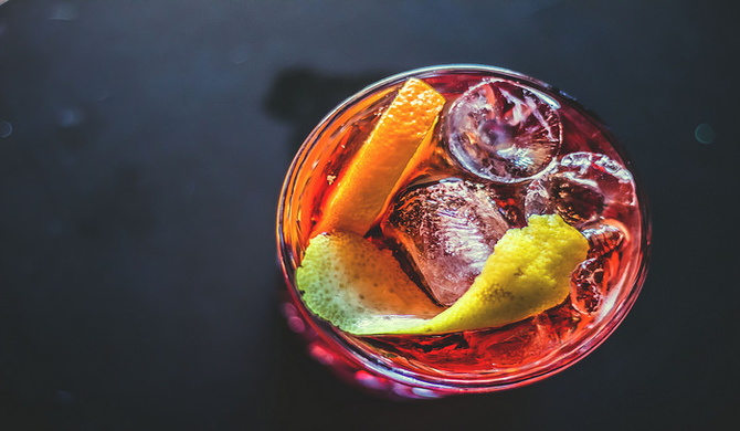 イタリア生まれの歴史あるカクテル・アメリカーノのイメージ