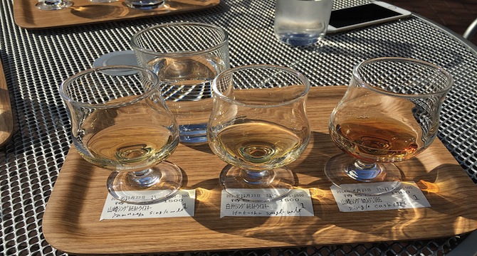 ウイスキーを楽しむ映像