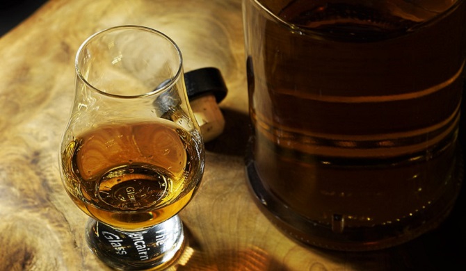 熟成された壮麗な魅力 山崎シェリーウッド1984 Sakeuru By Stock Lab