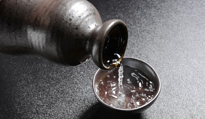 注がれる日本酒