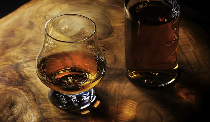 コニャック「カミュ ミシェルロイヤル」の魅力と買取相場について知る