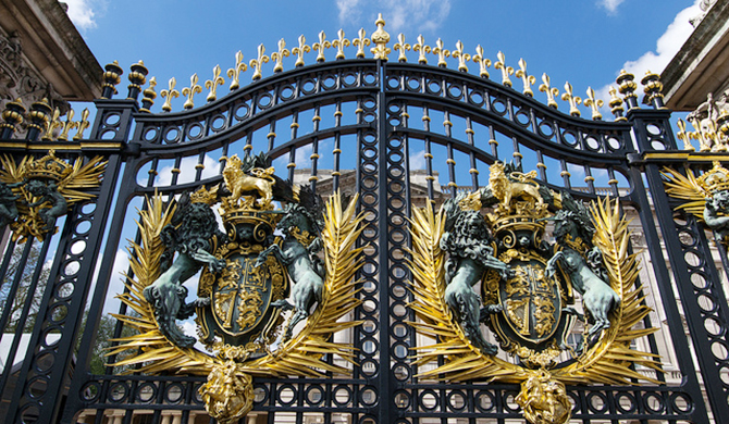 バッキンガム宮殿の門
