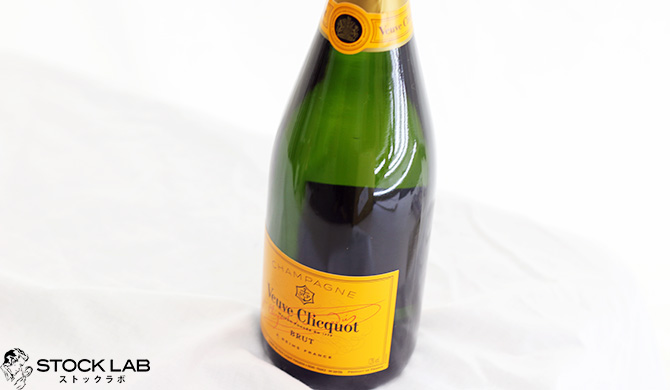 ヴーヴクリコのボトル斜めから