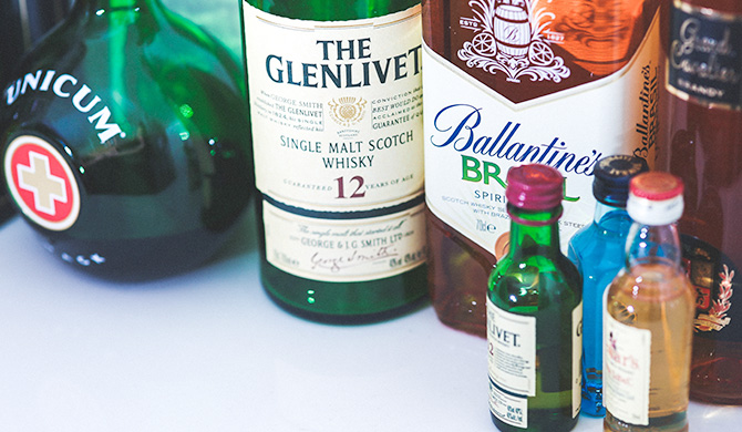 並べてあるウイスキー