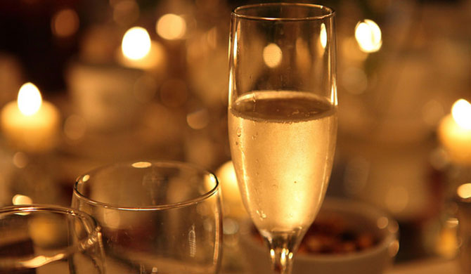 シャンパンと食事
