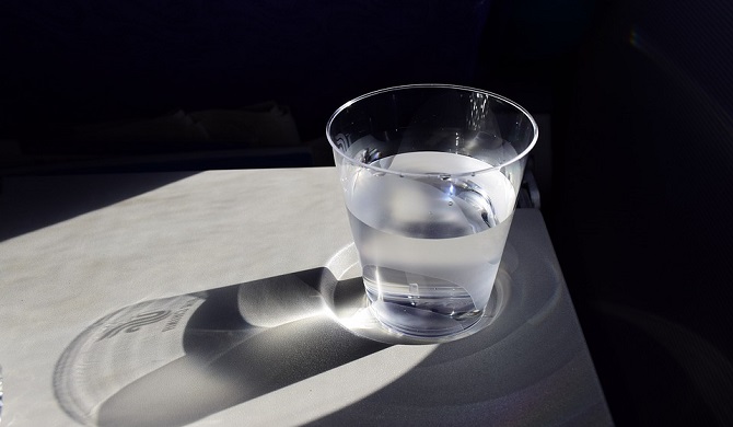 グラスに入った液体