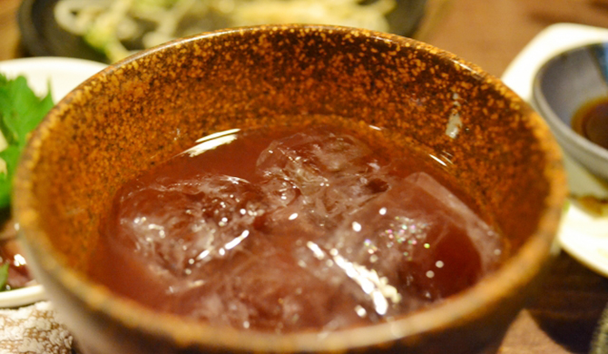 ぐい吞みに入った日本酒