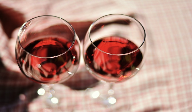 上から見たグラス赤ワイン
