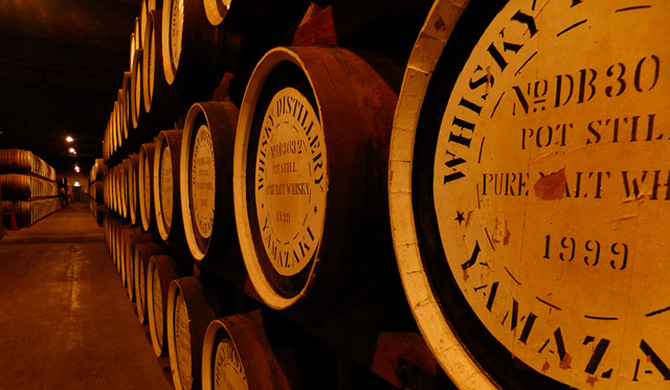 山崎ウイスキーの樽